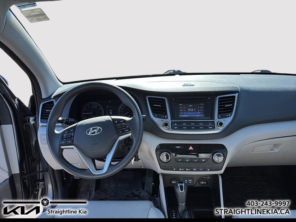 2017 Hyundai TUCSON Base-11