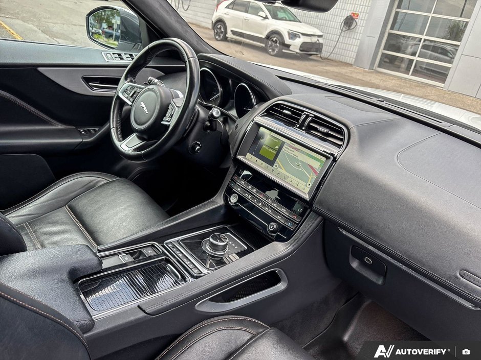 2019 Jaguar F-PACE PRESTIGE-10
