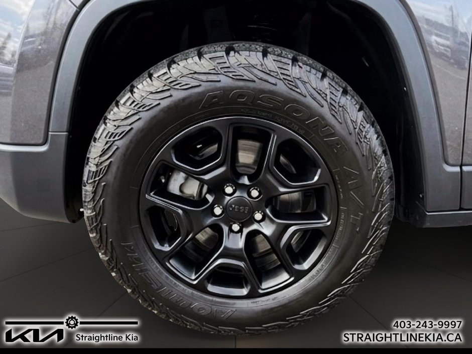 2019 Jeep CHEROKEE TRAILHAWK-6