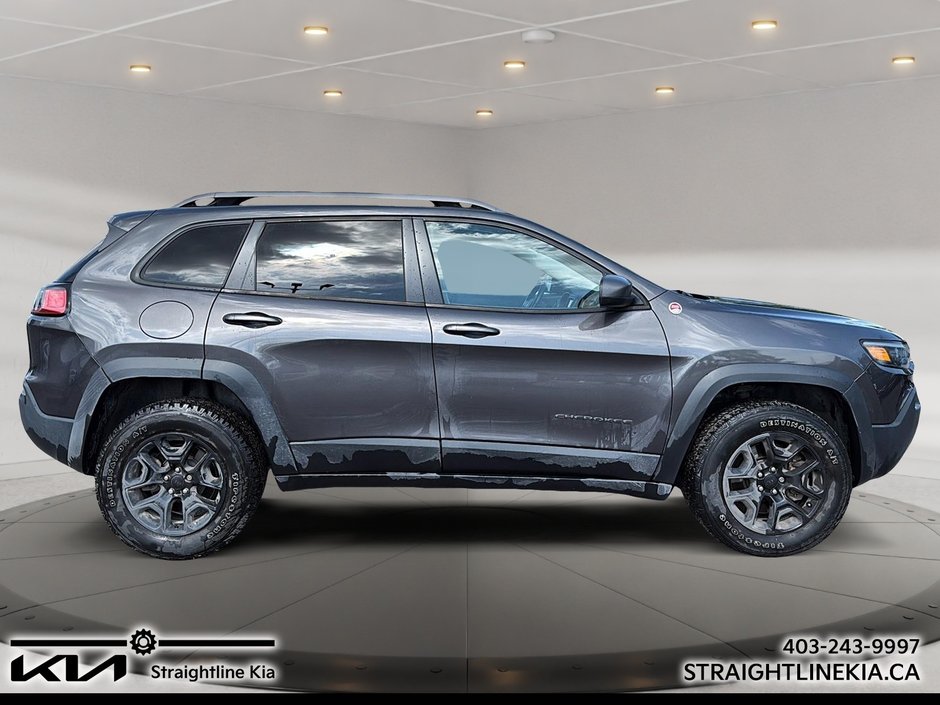 2020 Jeep CHEROKEE TRAILHAWK-3