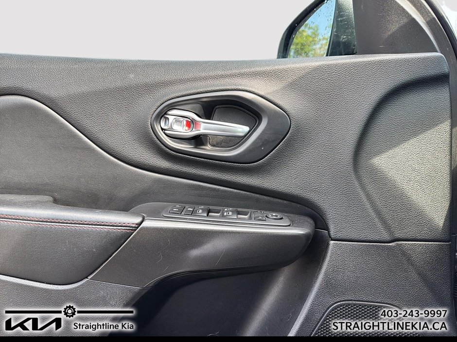 2020 Jeep CHEROKEE TRAILHAWK-10
