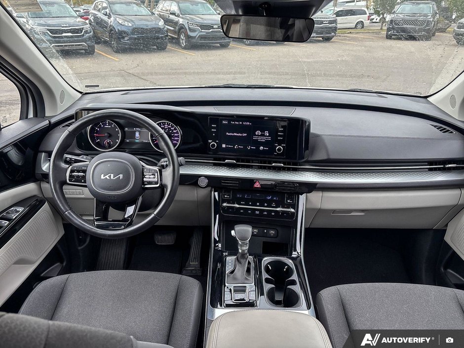 2024 Kia Carnival LX +-8