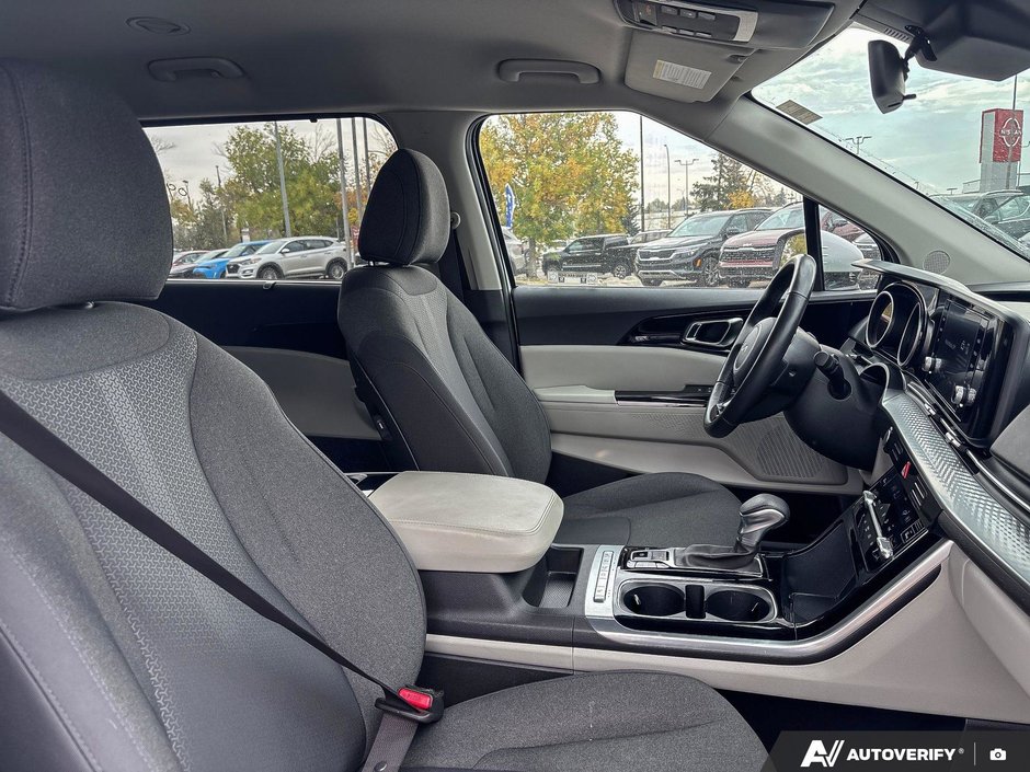 2024 Kia Carnival LX +-6