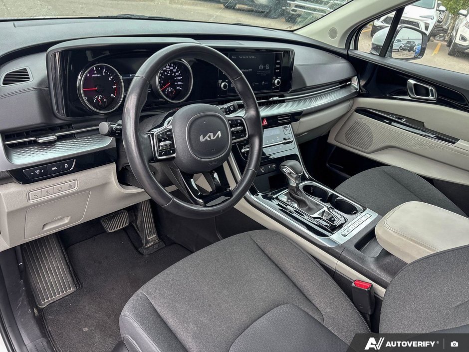 2024 Kia Carnival LX +-3