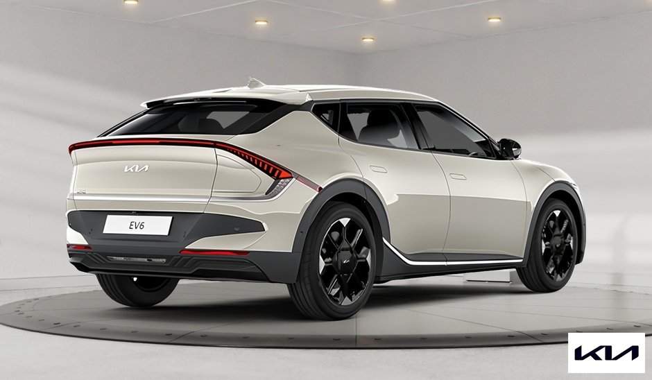 2025 Kia EV6 Land AWD w/ Premium Pkg *455 KM Range*