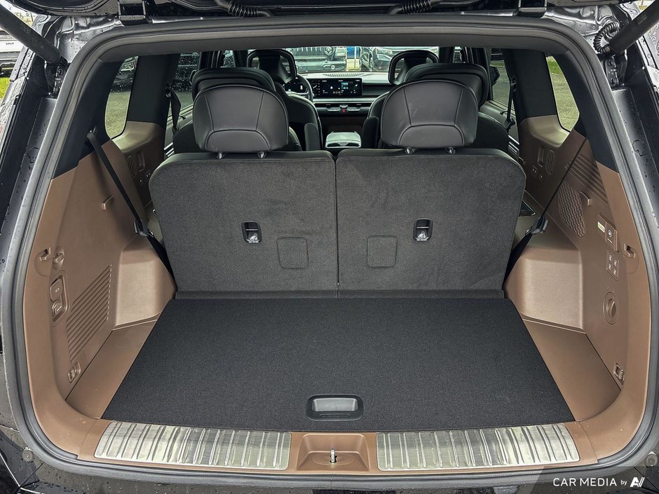 2026 Kia EV9 Land w/ GT-Line-5