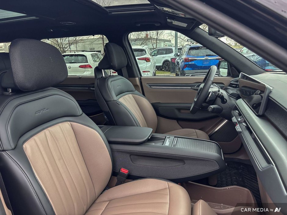 2026 Kia EV9 Land w/ GT-Line-9
