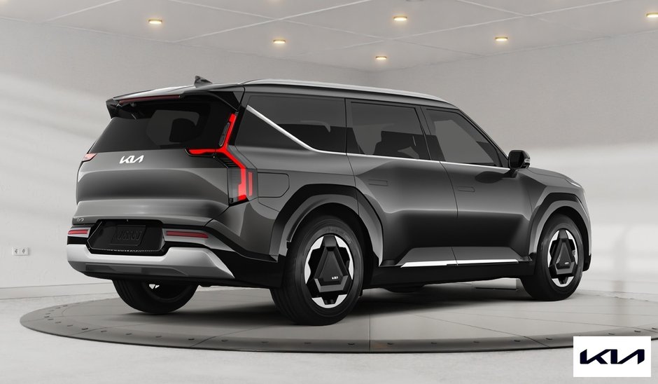 2026 Kia EV9 Land AWD w/ Plus Package * 455 km of range, Includes Level 2 Charger*