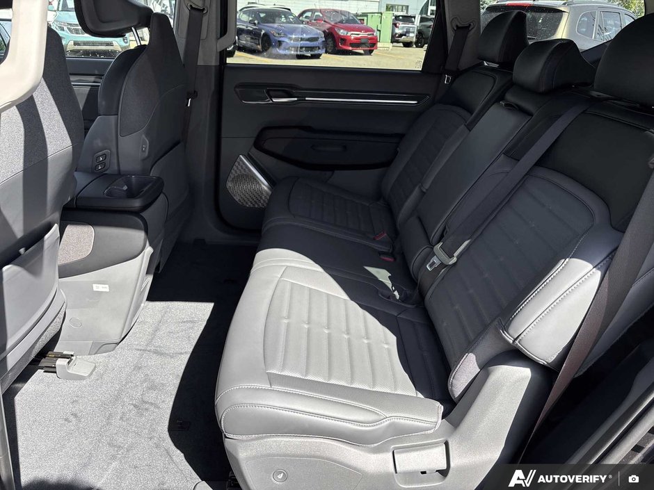 2026 Kia EV9 Land AWD w/ Plus Package-13