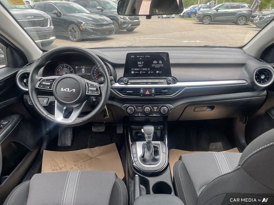 2024 Kia Forte EX-12
