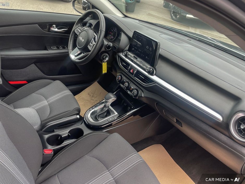 2024 Kia Forte EX-11