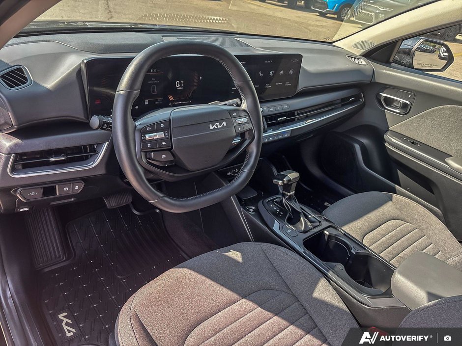 2025 Kia K4 EX-6