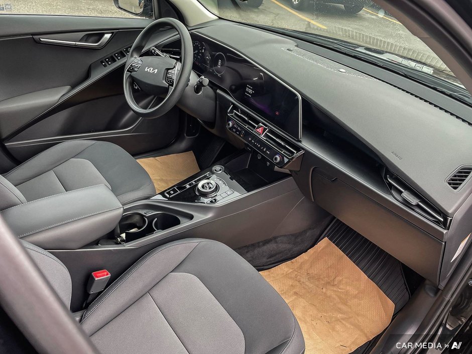 2023 Kia Niro EV PREMIUM-12