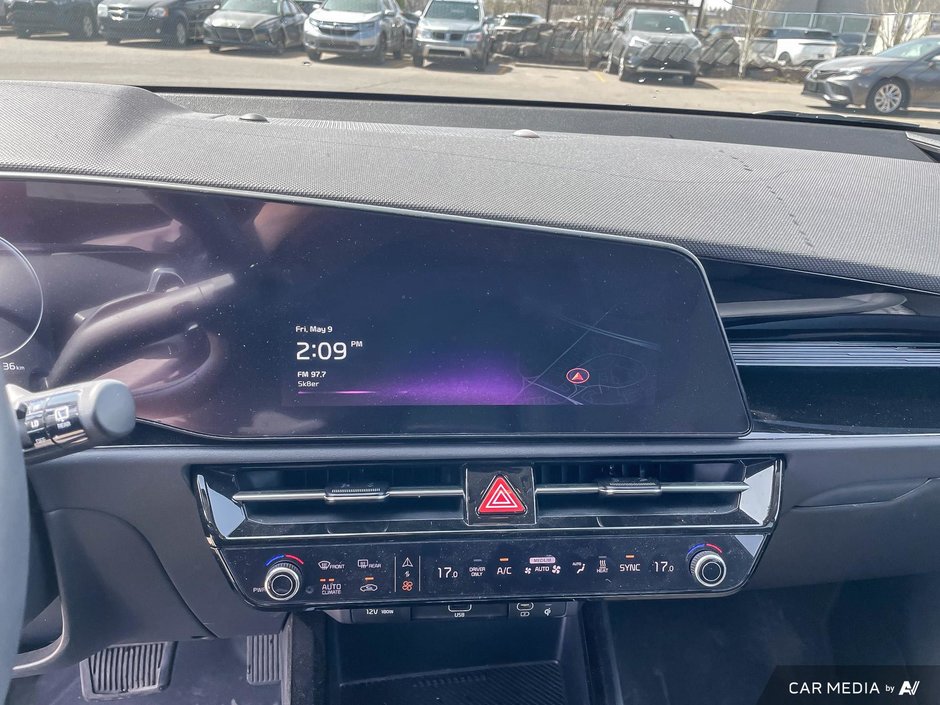 2023 Kia Niro EV PREMIUM +-9