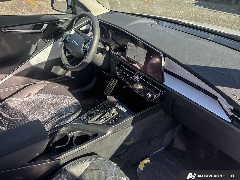 2026 Kia Niro HEV SX-11