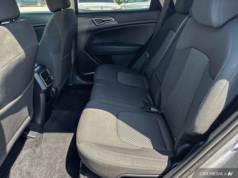 2023 Kia Sportage LX-12