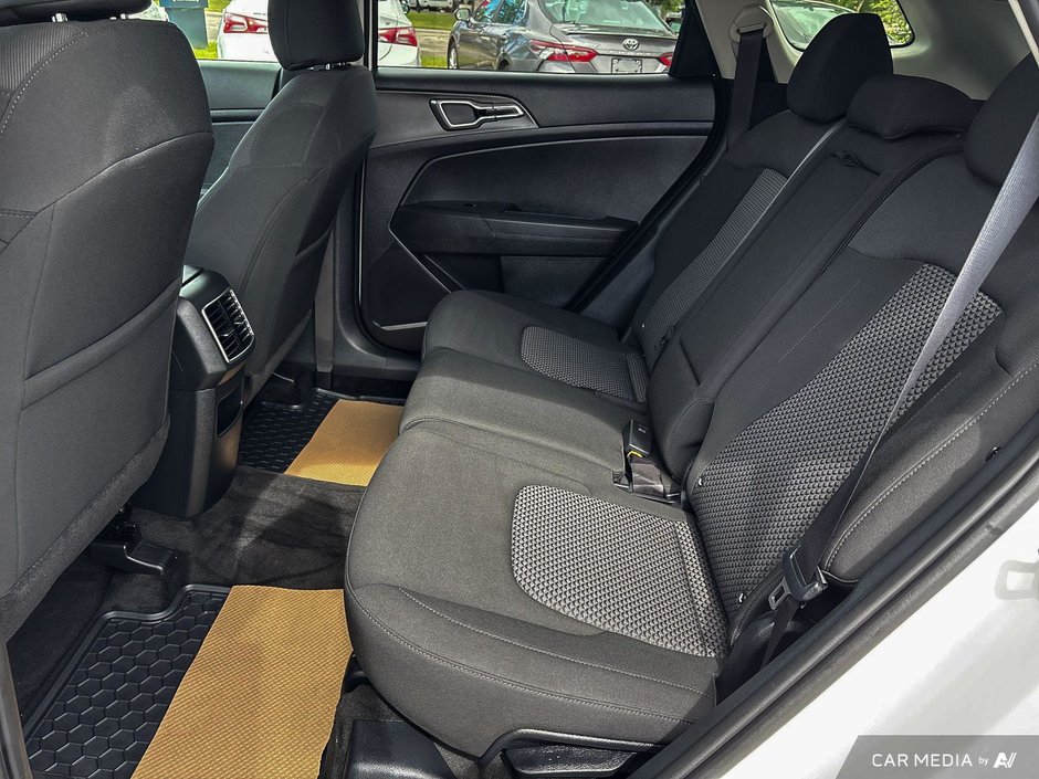 2025 Kia Sportage LX-12