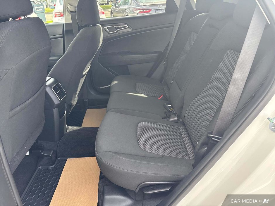 2025 Kia Sportage LX-12