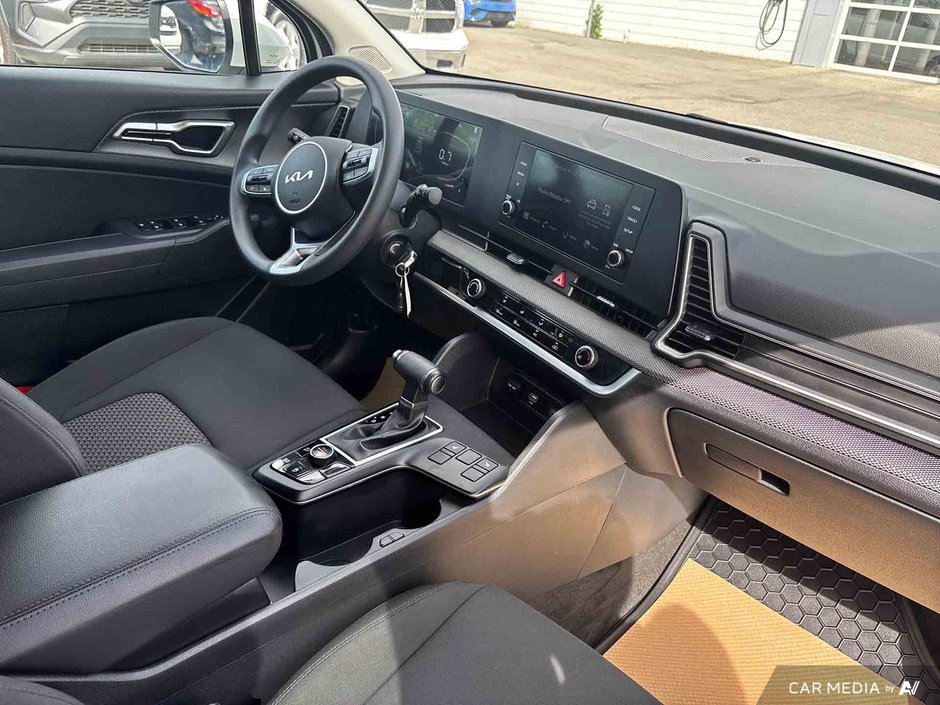 2025 Kia Sportage LX-10