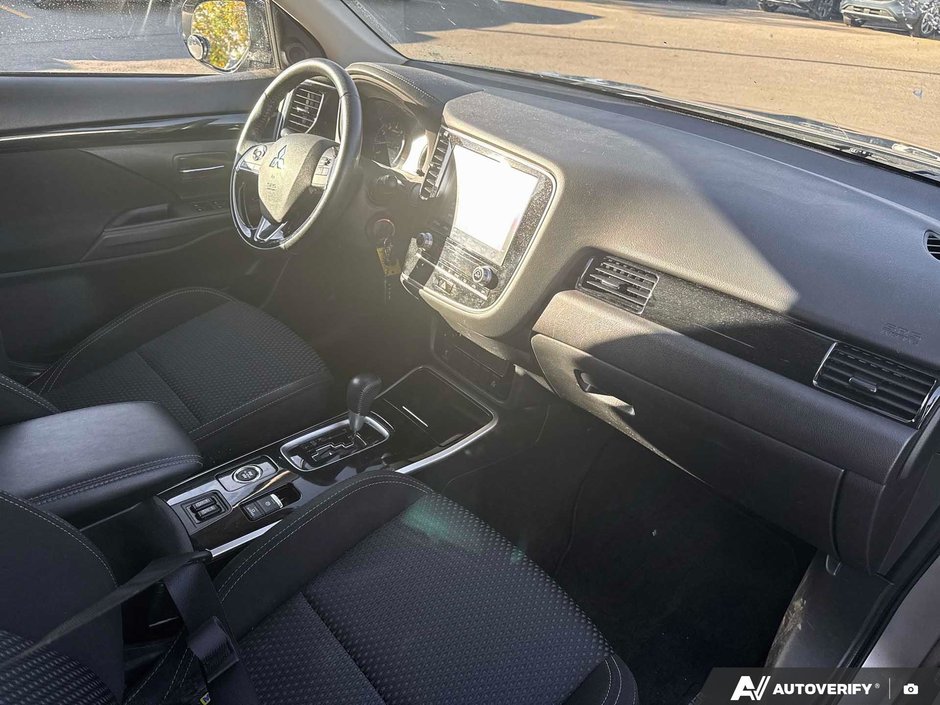 2020 Mitsubishi Outlander ES-10