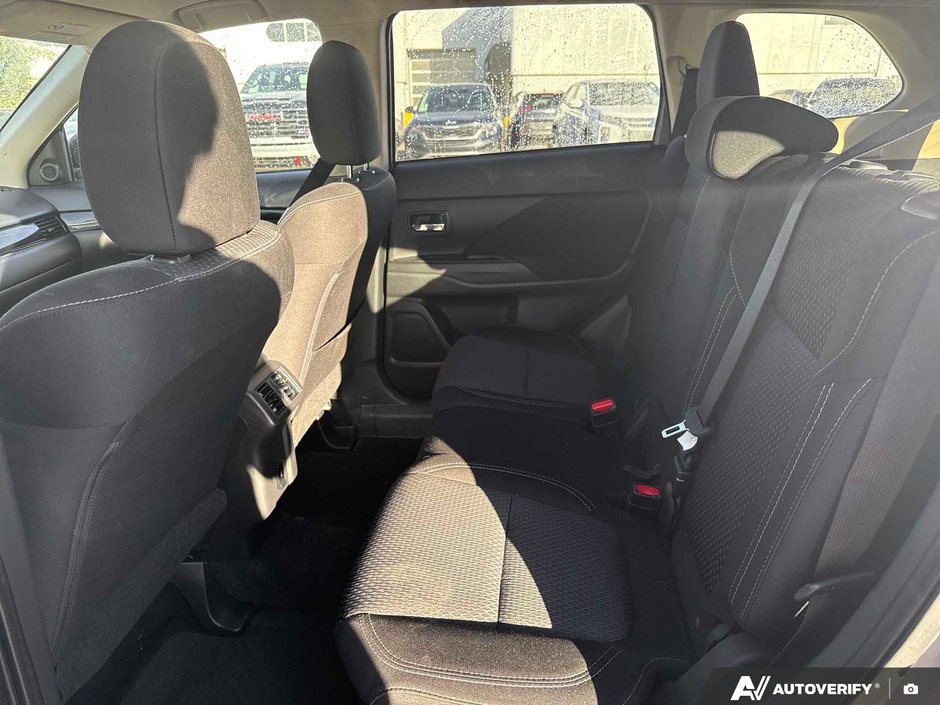 2020 Mitsubishi Outlander ES-13