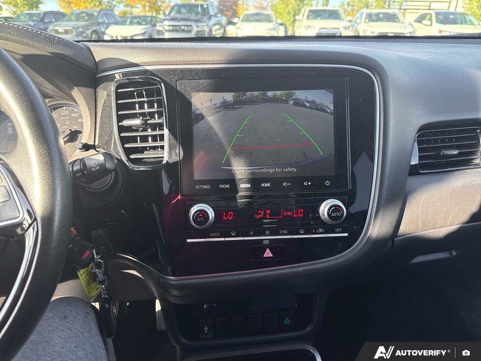 2020 Mitsubishi Outlander ES-8