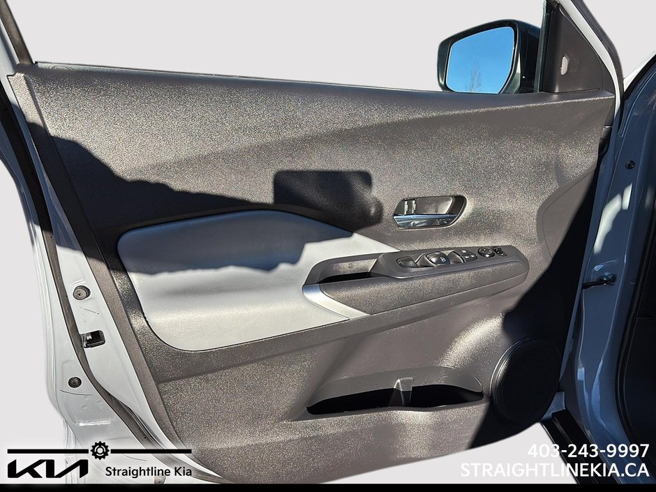 2023 Nissan KICKS SR-11