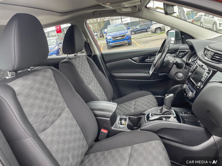2023 Nissan Qashqai SV-10