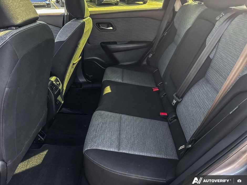 2023 Nissan Rogue SV MOONROOF-13