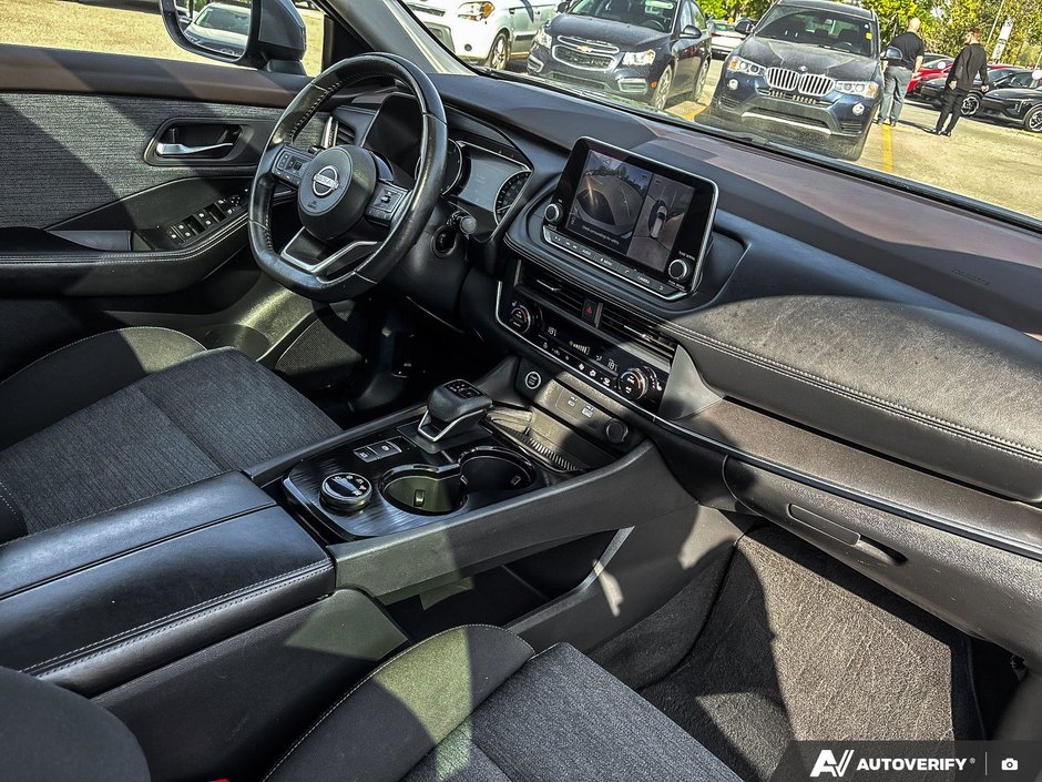 2023 Nissan Rogue SV MOONROOF-10