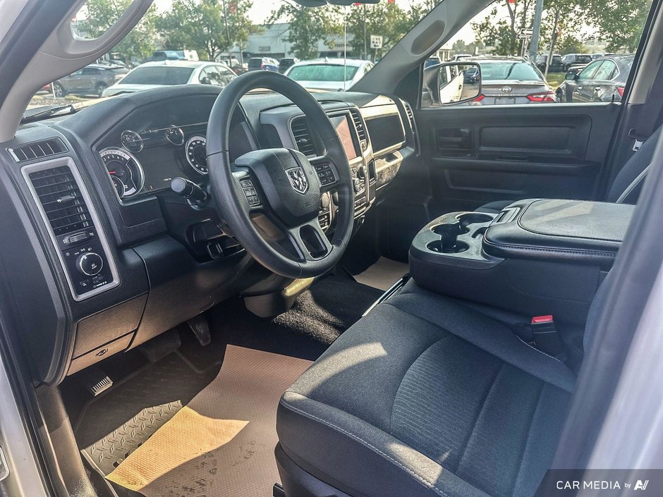2024 Ram 1500 Classic TRADESMAN-9