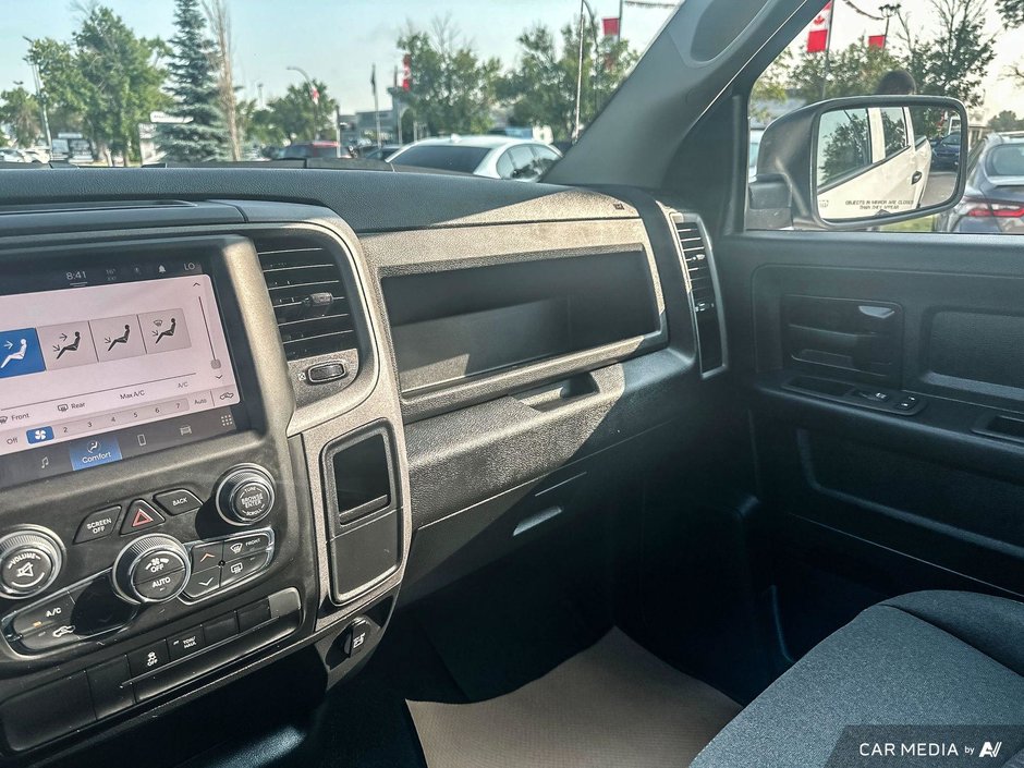 2024 Ram 1500 Classic TRADESMAN-17