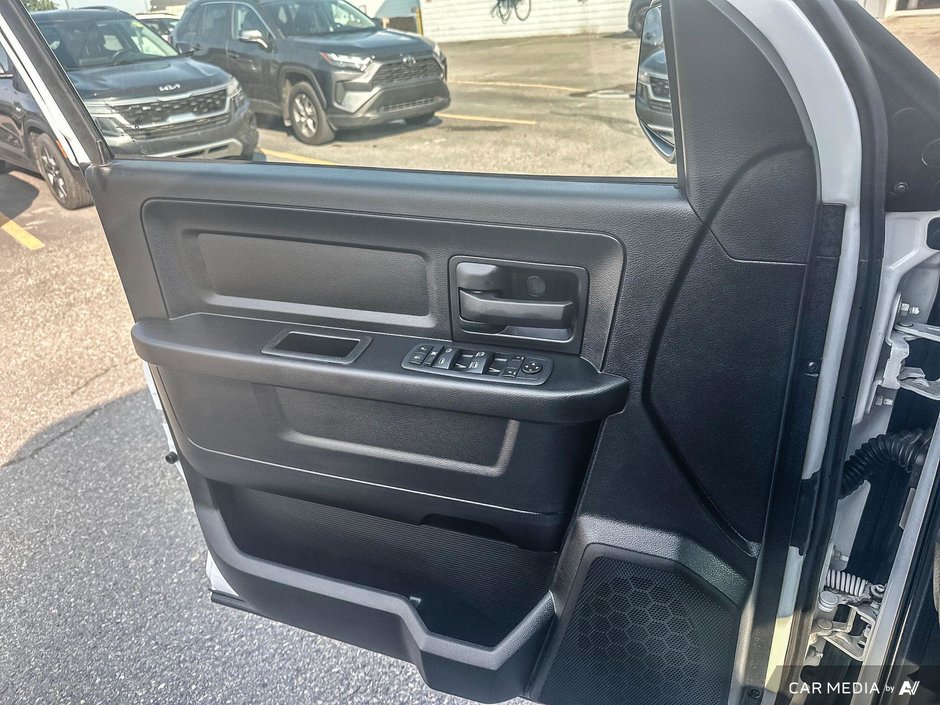2024 Ram 1500 Classic TRADESMAN-13