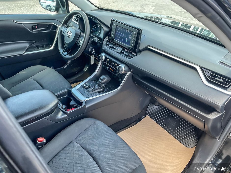 2021 Toyota RAV4 Hybrid LE-11