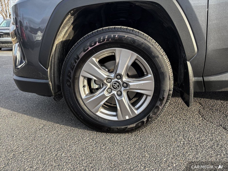 2023 Toyota RAV4 XLE-5