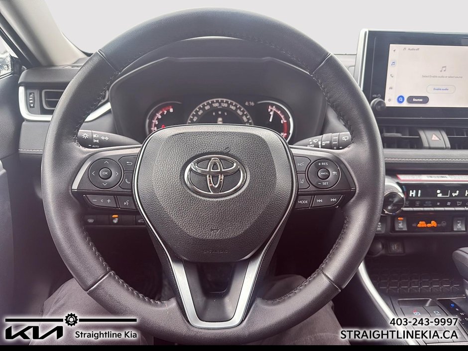 2025 Toyota RAV4 XLE-11