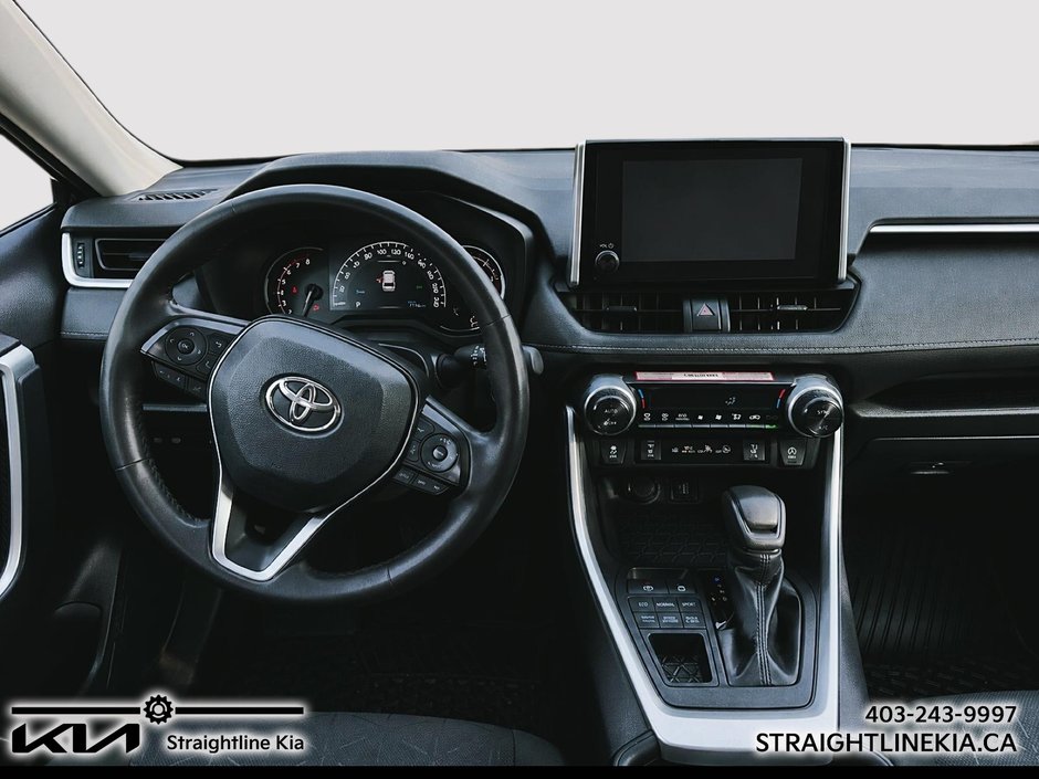 2025 Toyota RAV4 XLE-9