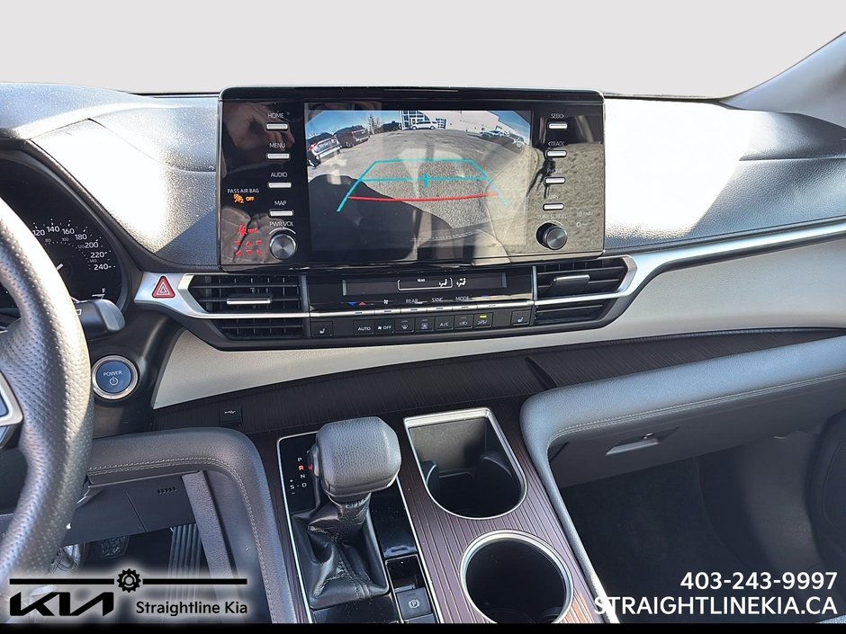 2021 Toyota SIENNA LE-11