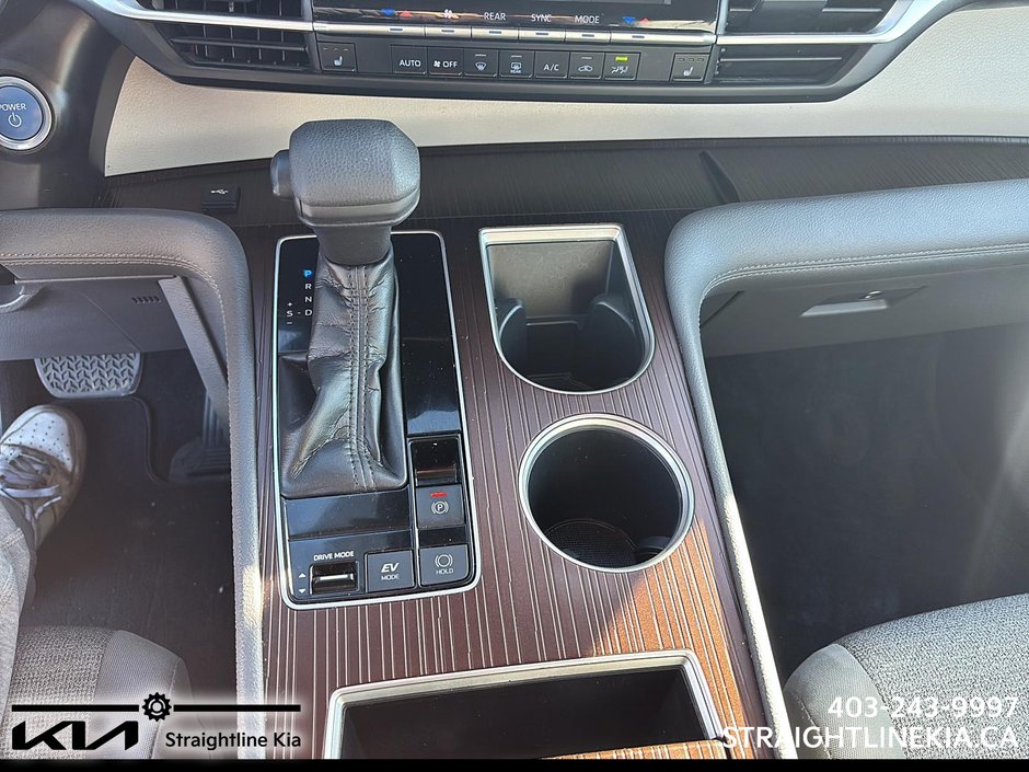 2021 Toyota SIENNA LE-12