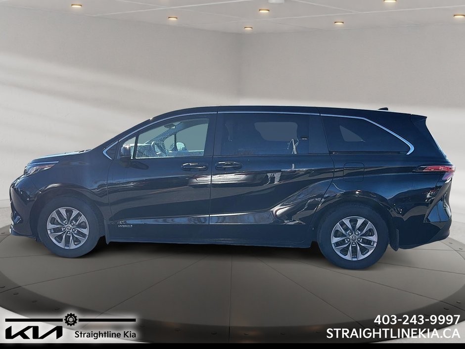 2021 Toyota SIENNA LE-4