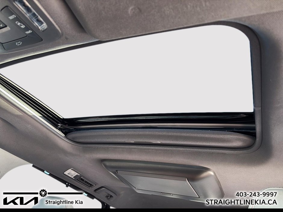 2022 Toyota SIENNA XSE Hybrid-18