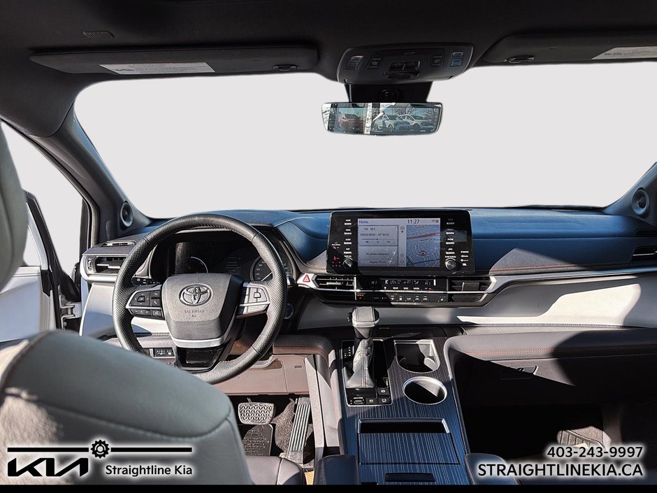 2022 Toyota SIENNA XSE Hybrid-12