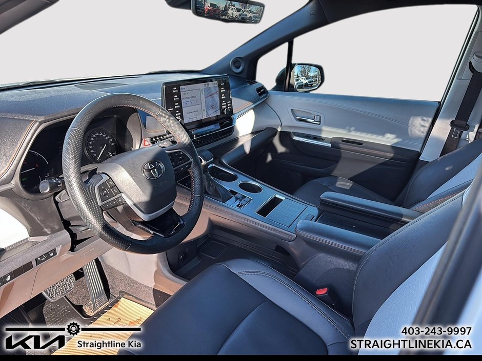 2022 Toyota SIENNA XSE Hybrid-9