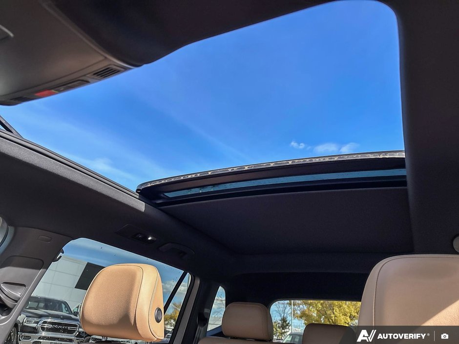 2023 Volkswagen Tiguan COMFORTLINE R-LINE BLACK EDITION-12
