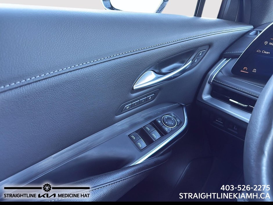 2024 Cadillac XT4 AWD Premium Luxury-10