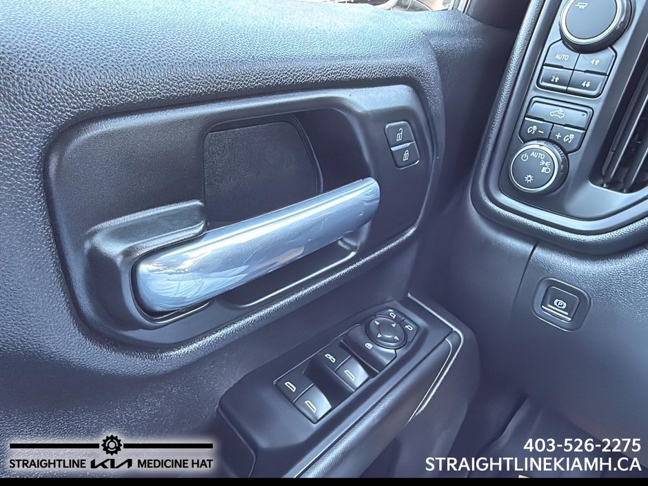 2022 Chevrolet SILVERADO 1500 Custom Trail Boss-10