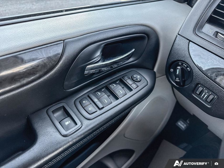 2019 Dodge Grand Caravan Crew Plus-12