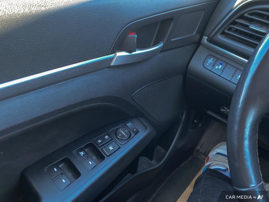 2019 Hyundai Elantra Preferred-11
