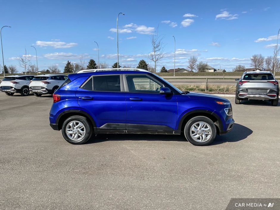 2021 Hyundai Venue Preferred-5