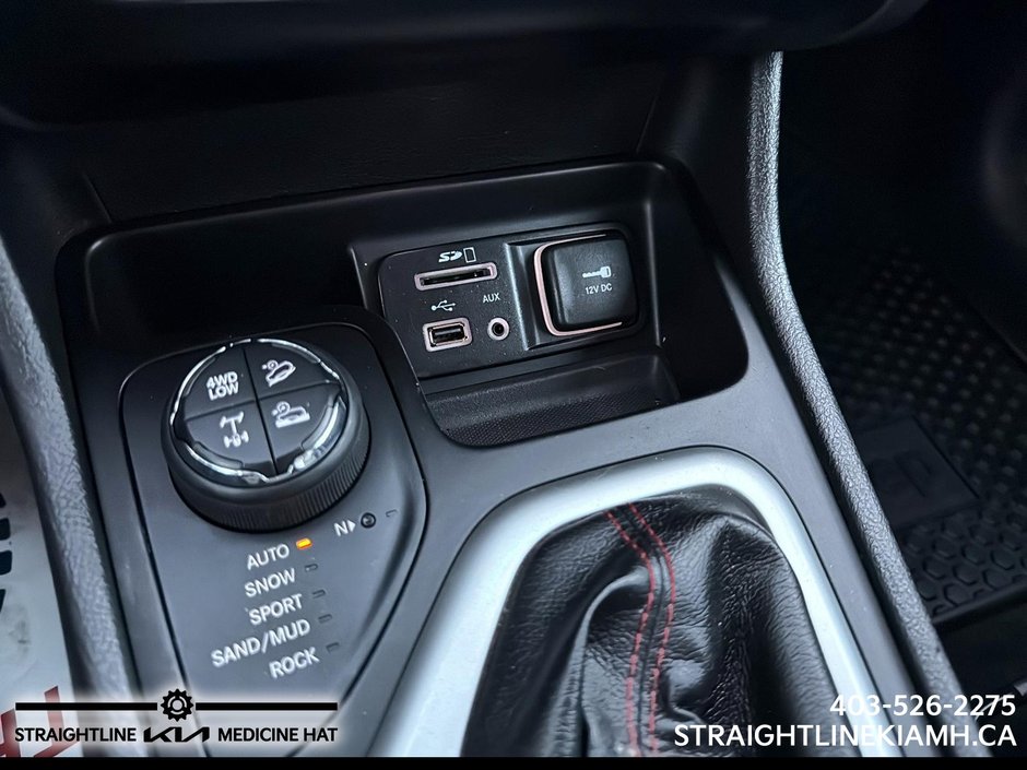 2017 Jeep Cherokee L Plus Pkg-15